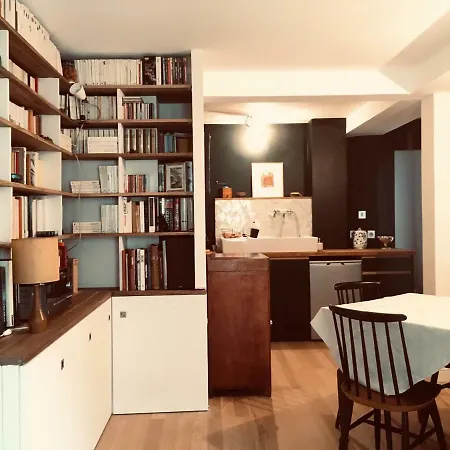 Elegant And Cosy Flat Near Montmartre Parijs
