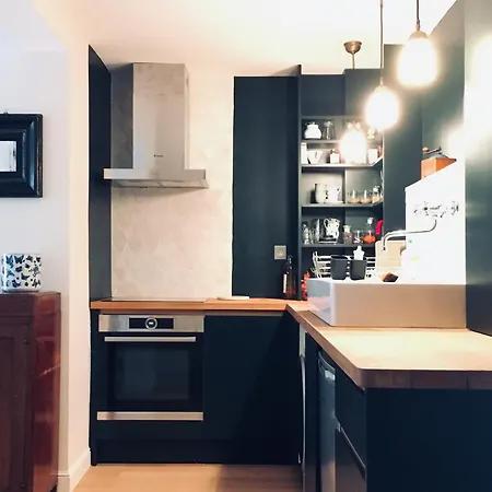 Elegant And Cosy Flat Near Montmartre 아파트 *