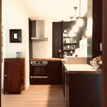 Elegant And Cosy Flat Near Montmartre Apartment